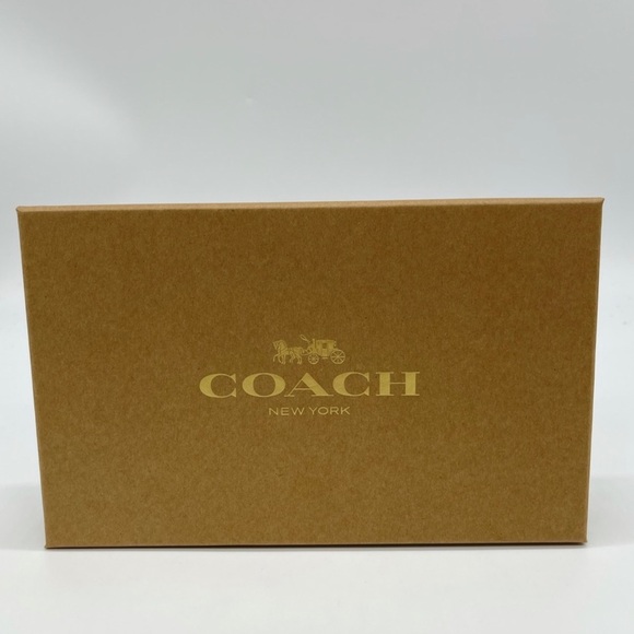 ❤️Gift For Her❤️Coach Boxed Corner Zip Wristlet - Picture 6 of 7